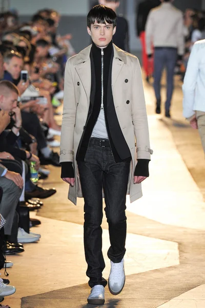 Look 27